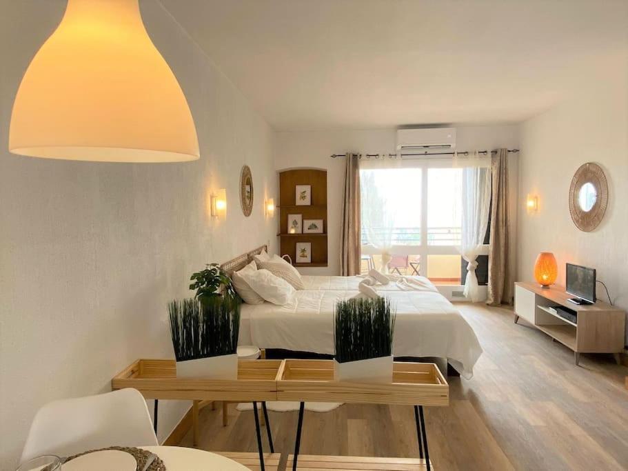 Studio With Great Sea View, Near The Beach, With Ac And Pools البوفيرا المظهر الخارجي الصورة